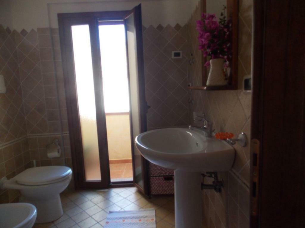 Casa In Riva Al Mare Appartement Cala Gonone Buitenkant foto